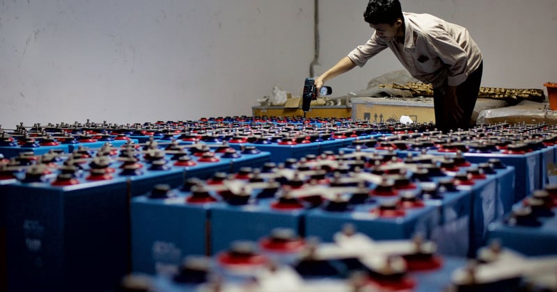 Les batteries sodium-ion arrivent en production, et ça change tout
